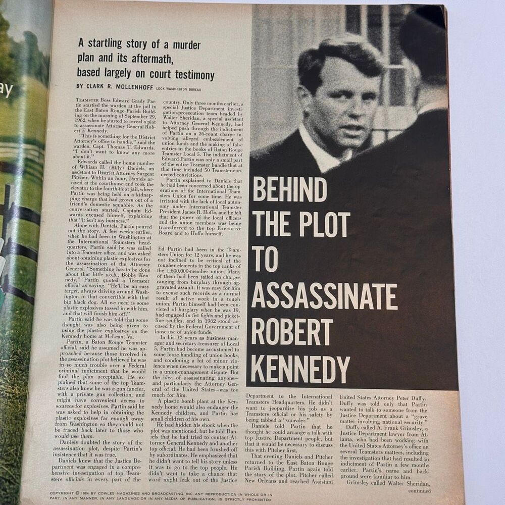 Vintage LOOK Magazine Lot (3) 1945, 1955, 1964 - Picture 16 of 16